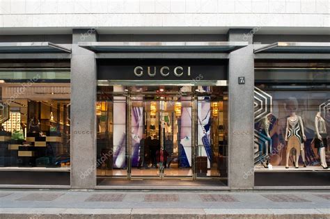 gucci milano montenapoleone|gucci italy.